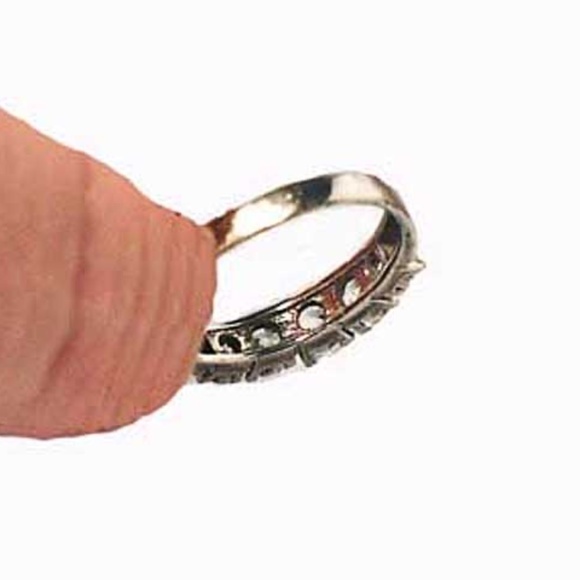 1/2 carat CLEAR CUBIC ZIRCONIA RING, SIZE 7, 4 SIDE STONES (ALMOST 1/2 carat EA - Picture 4 of 5